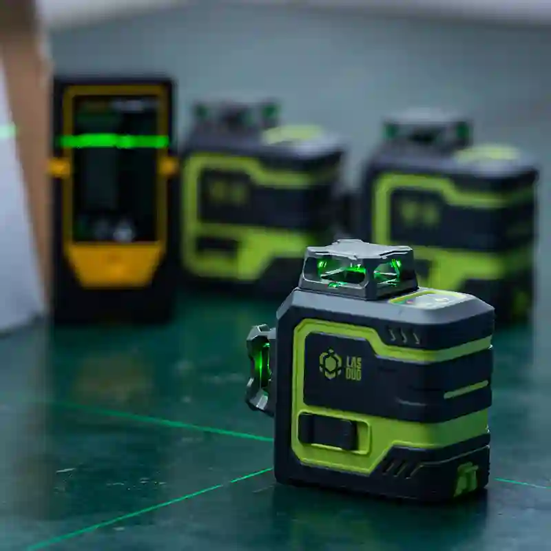 Quomodo potest viridis Crucis Linea Horizontalis Verticalis Laser Level Improve Accuracy in Modern Construction and DIY Projects